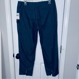 NWT Women’s 6 X 32 Calvin Klein Straight Relaxed Jeans Blue Medium Wash Denim